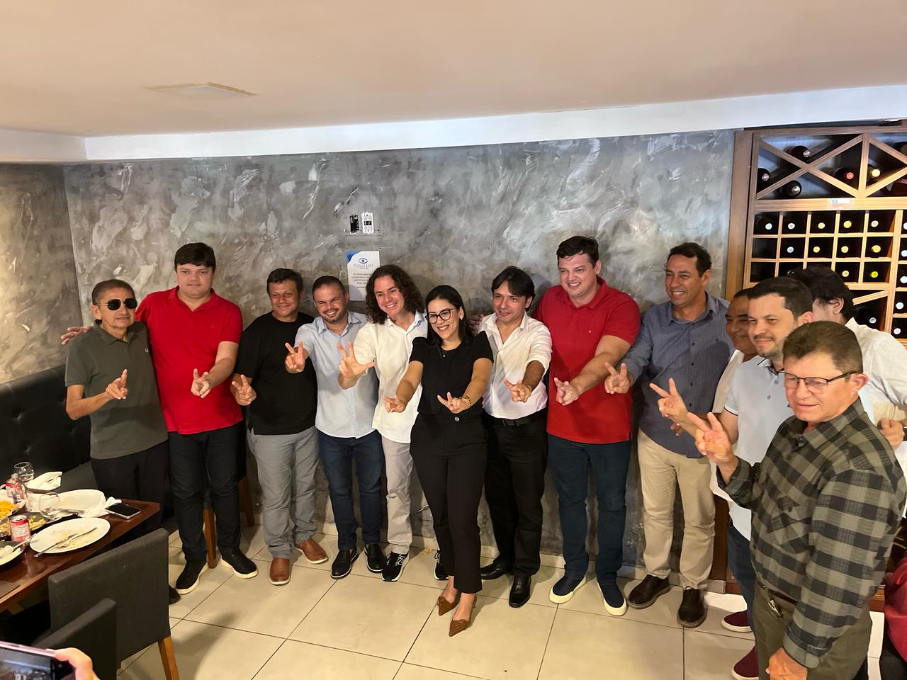 Prefeitos que compõem a base política do deputado Taciano Diniz reafirmam apoio à reeleição de Veneziano